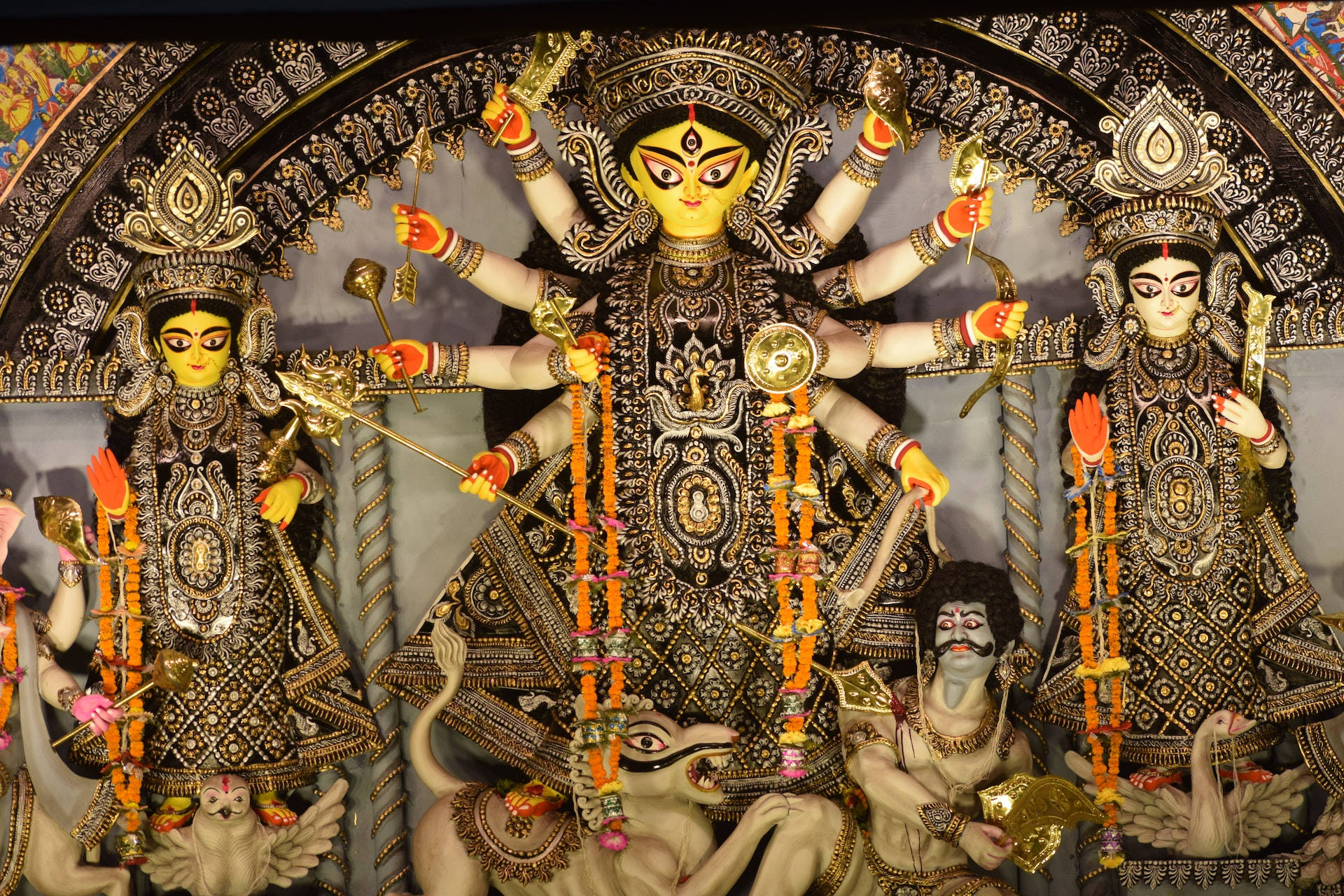 Hindu Goddess Durga And Other Deities Background