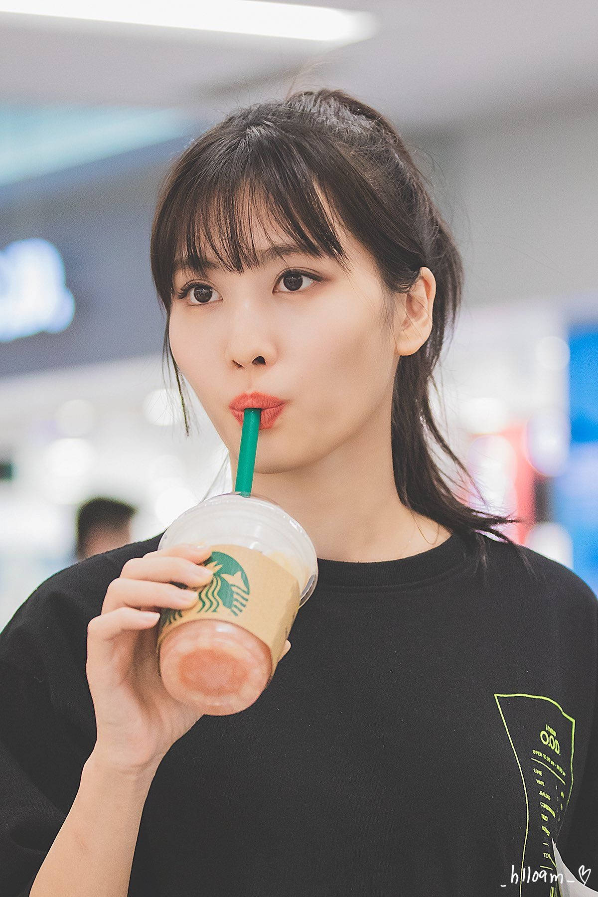 Hirai Momo Drinking Starbucks Background