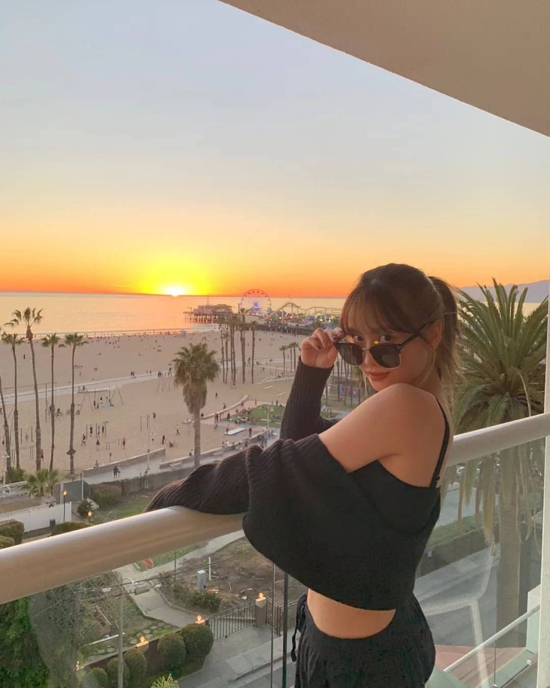 Hirai Momo In Los Angeles Sunset Background