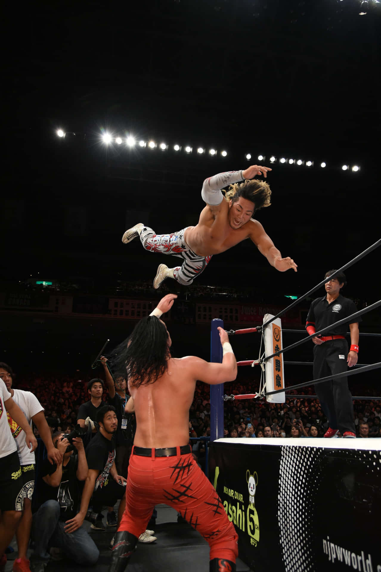 Hiroshi Tanahashi Versus Shinsuke Nakamura Background
