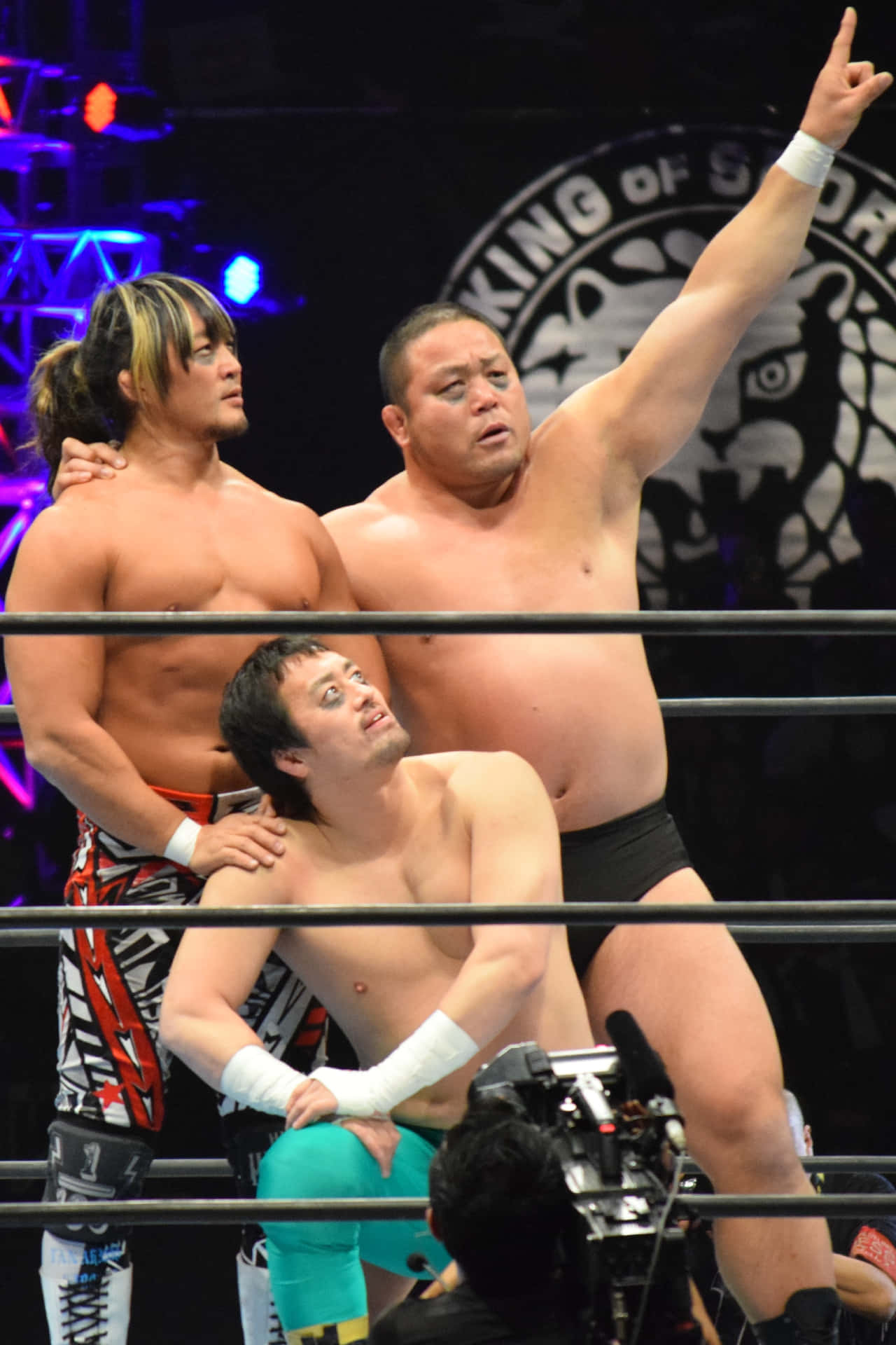 Hiroshi Tanahashi With Ryusuke And Manabu Background