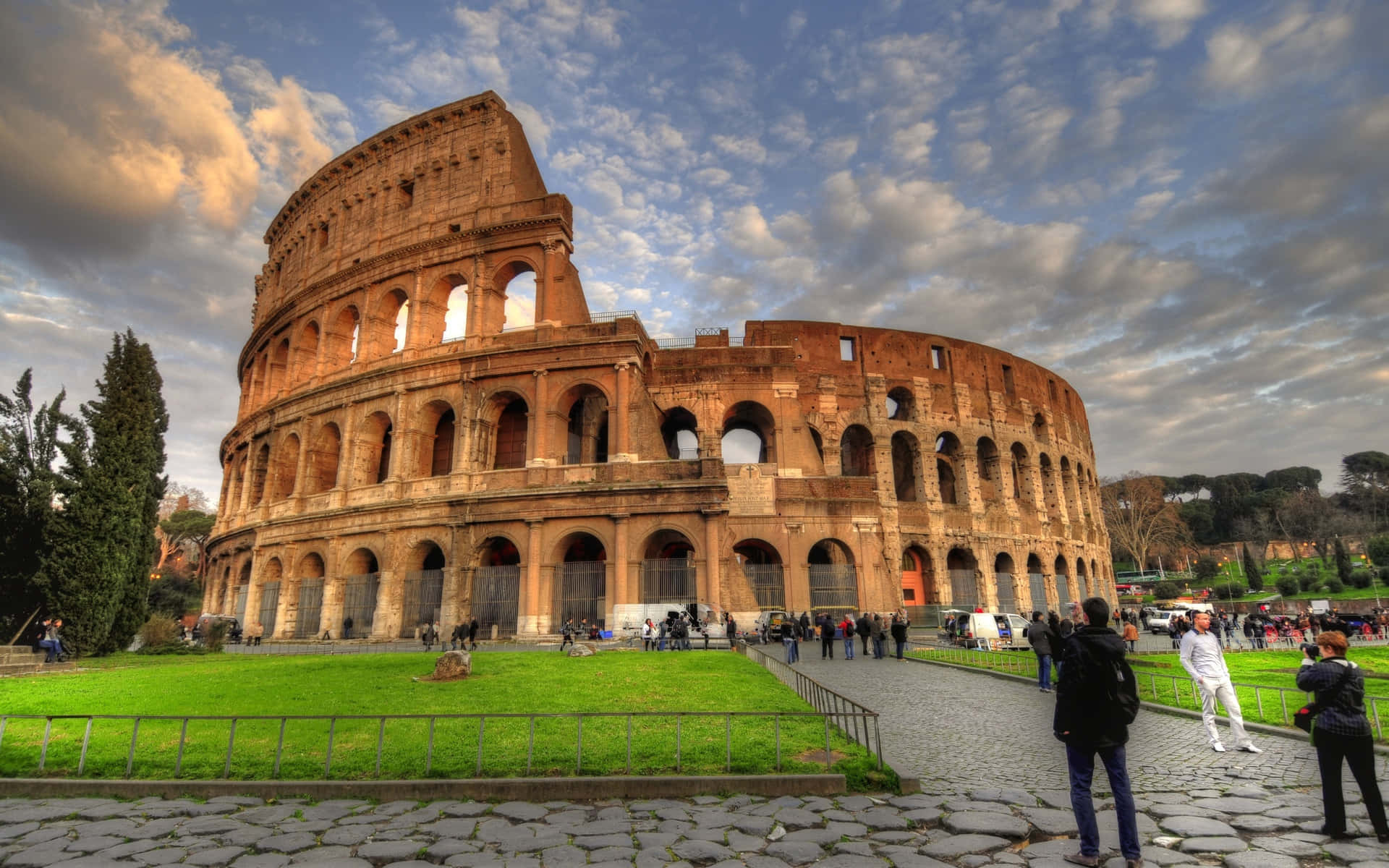 Historic Colosseum Ancient Roman Desktop