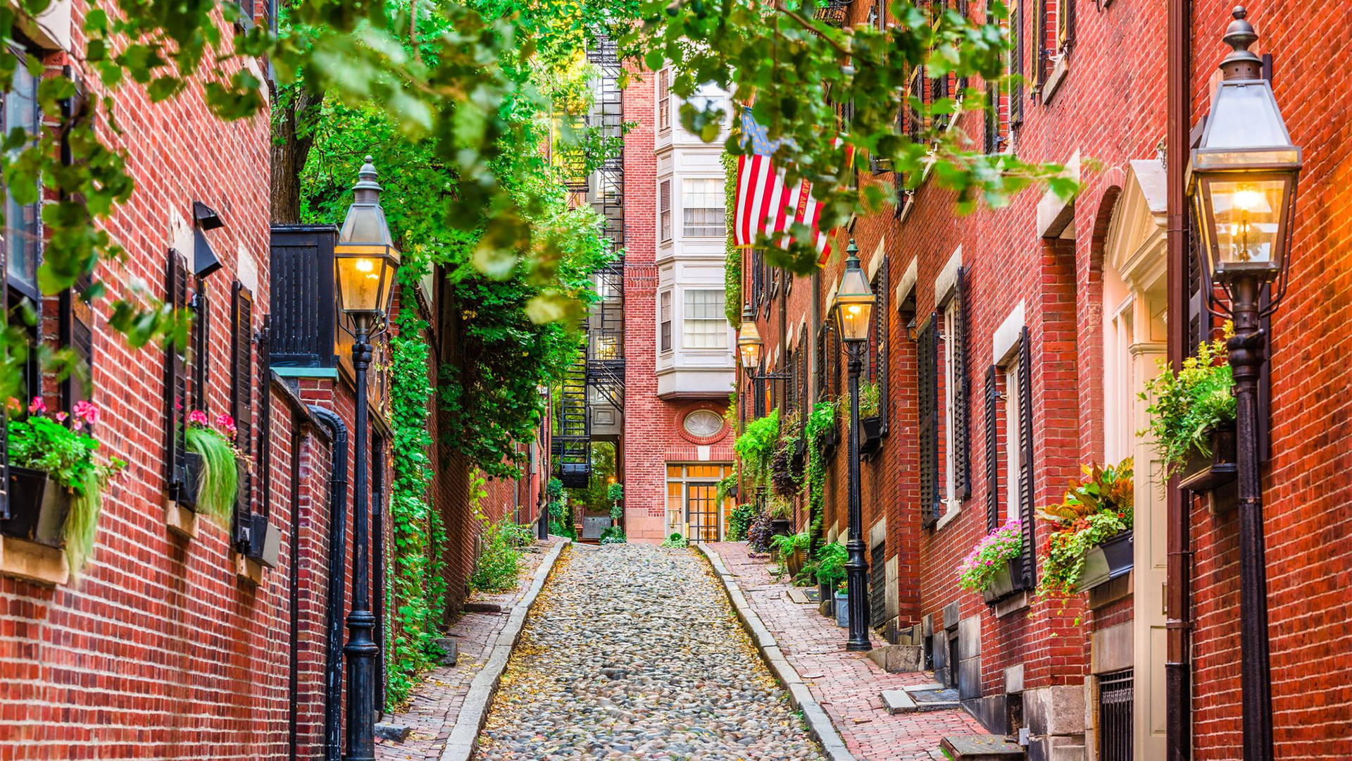 Historical Acorn Street In Boston Background