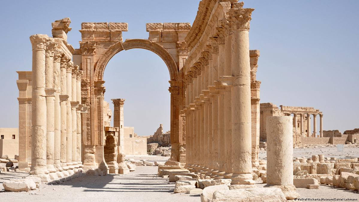 Historical Pathway To The Monumental Arch Of Palmyra Background