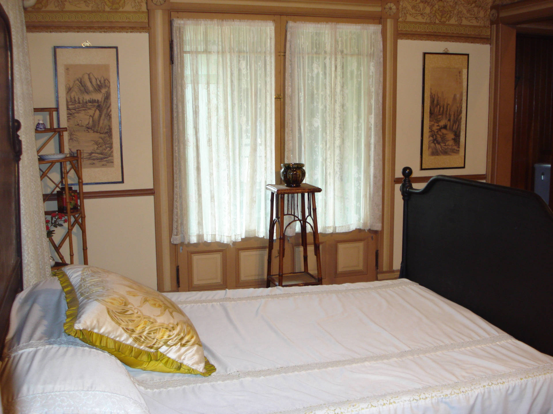 Historical Winchester Mystery House Bedroom Background