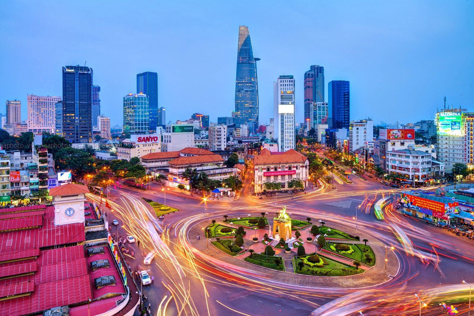 Ho Chi Minh City Roundabout Park