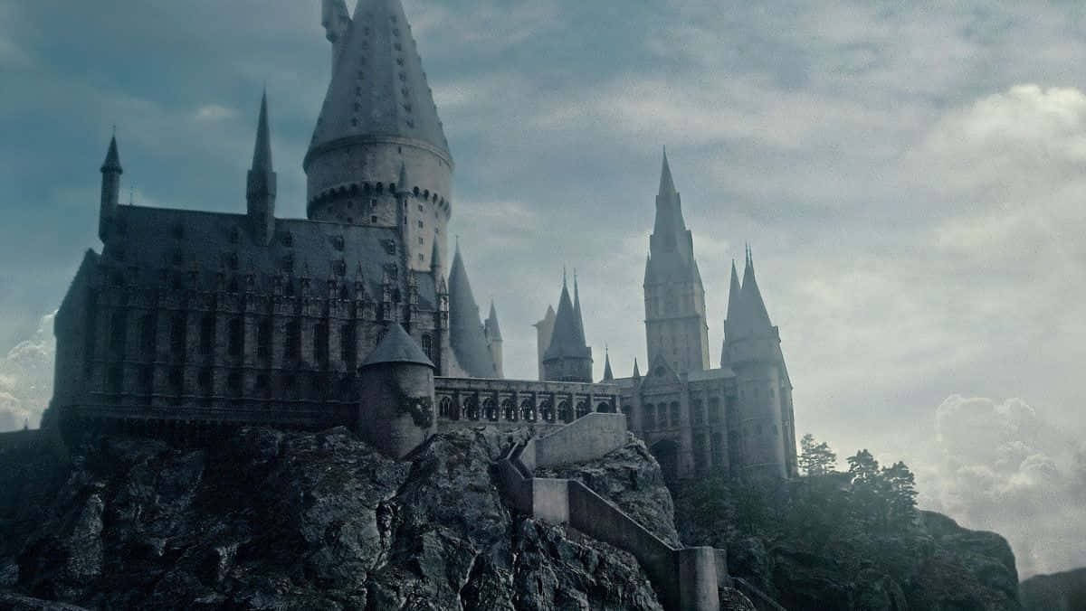 Hogwarts Castle Magical Nest