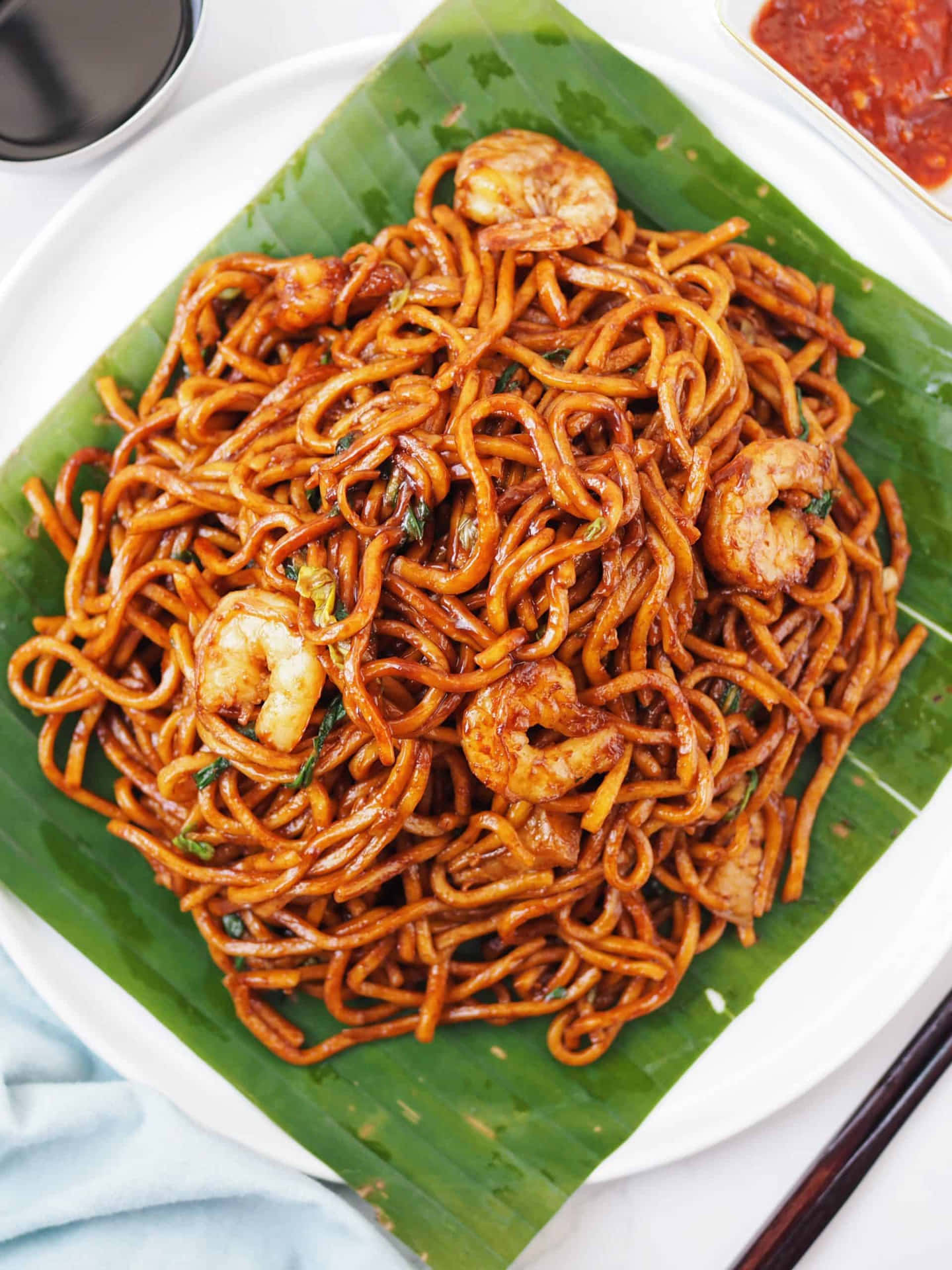 Hokkien Mee On Banana Leaf Background