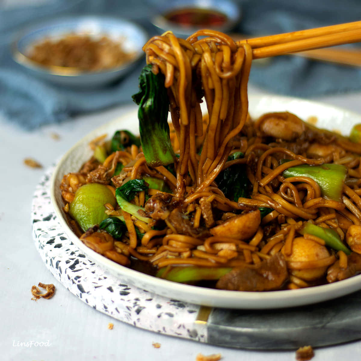 Hokkien Mee With Green Vegetables Background