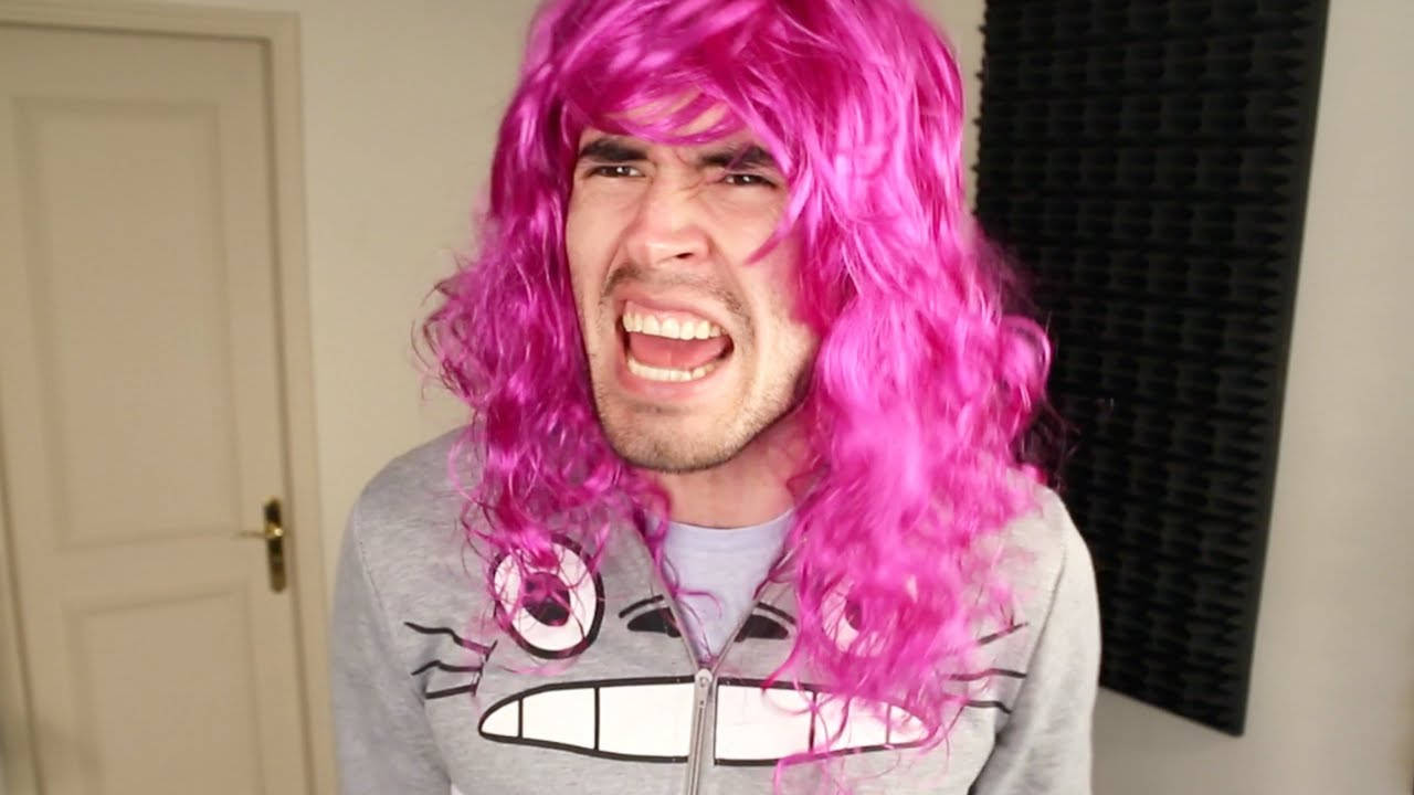 Holasoygerman Wearing Pink Wig Background