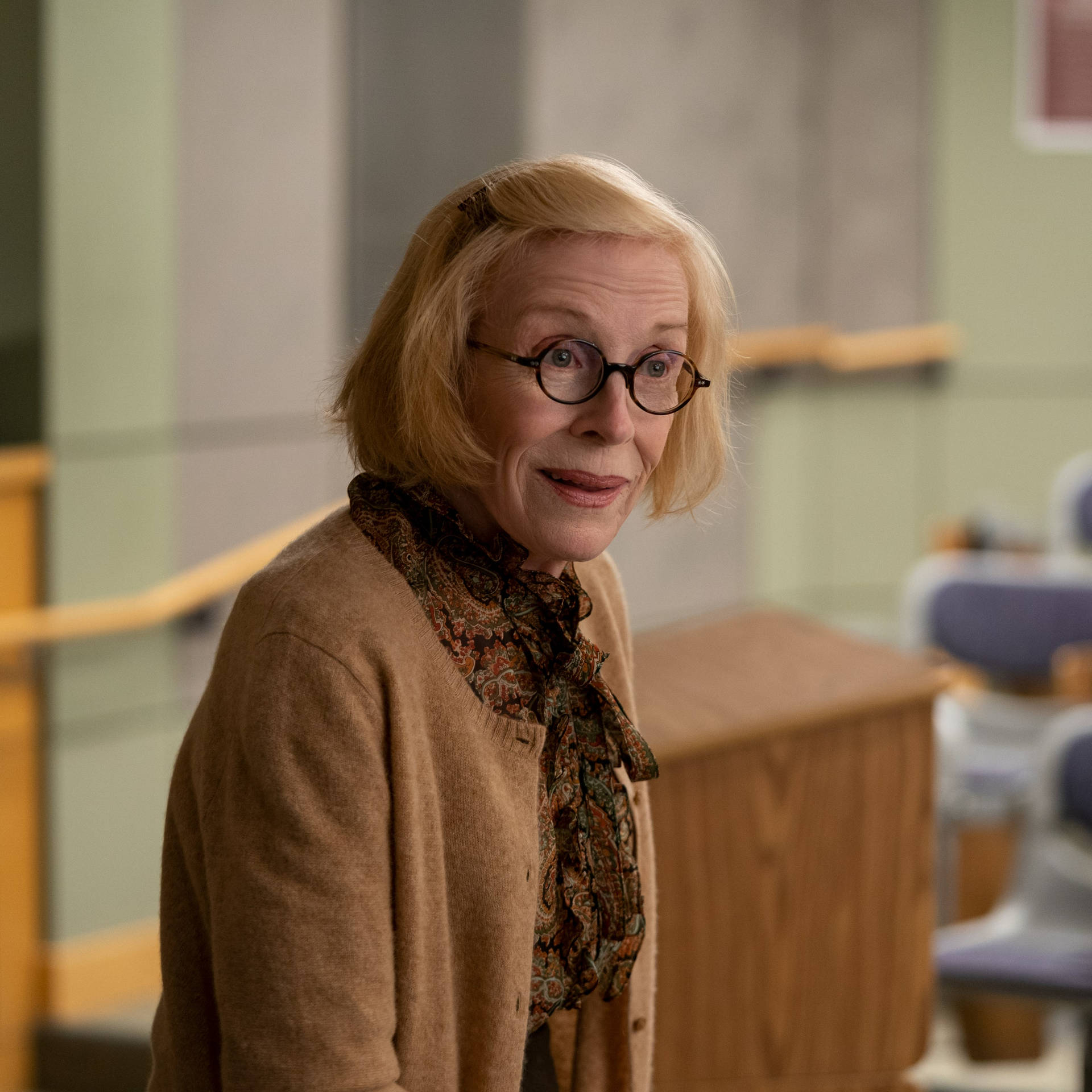 Holland Taylor As Professor Stromwell Background