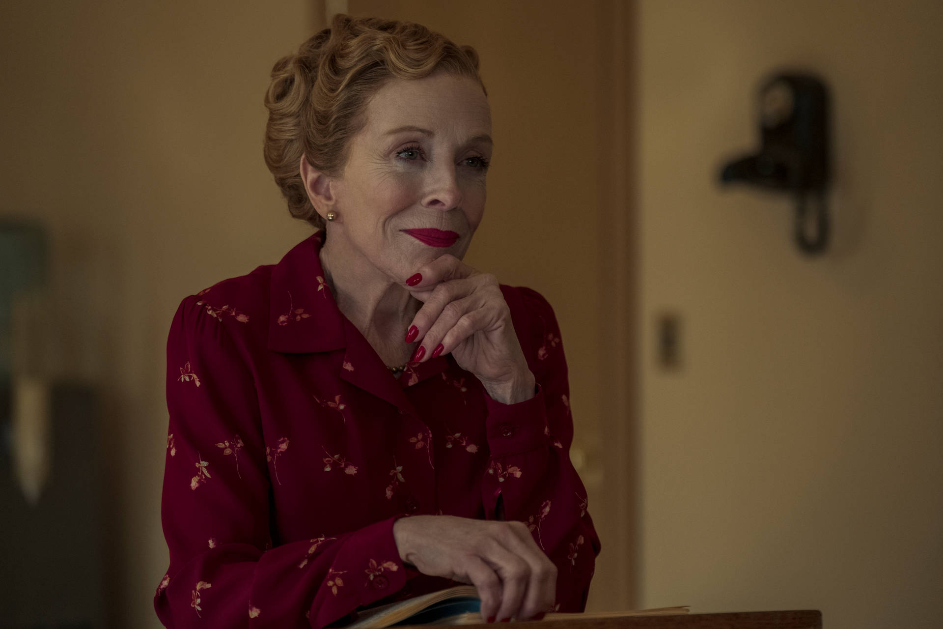 Holland Taylor Netflix Hollywood Series Background