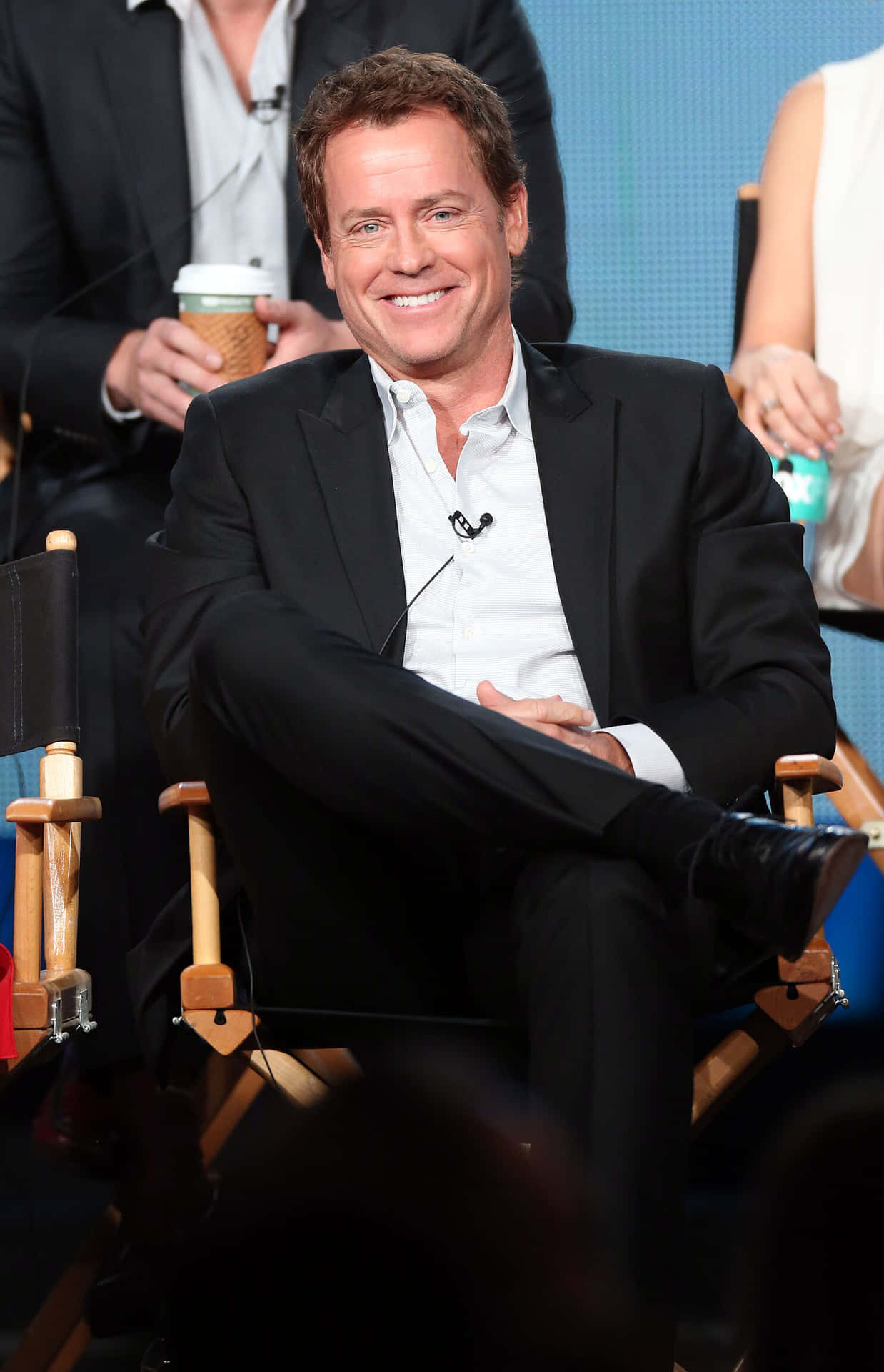 Hollywood Actor Greg Kinnear In A Formal Attire Background