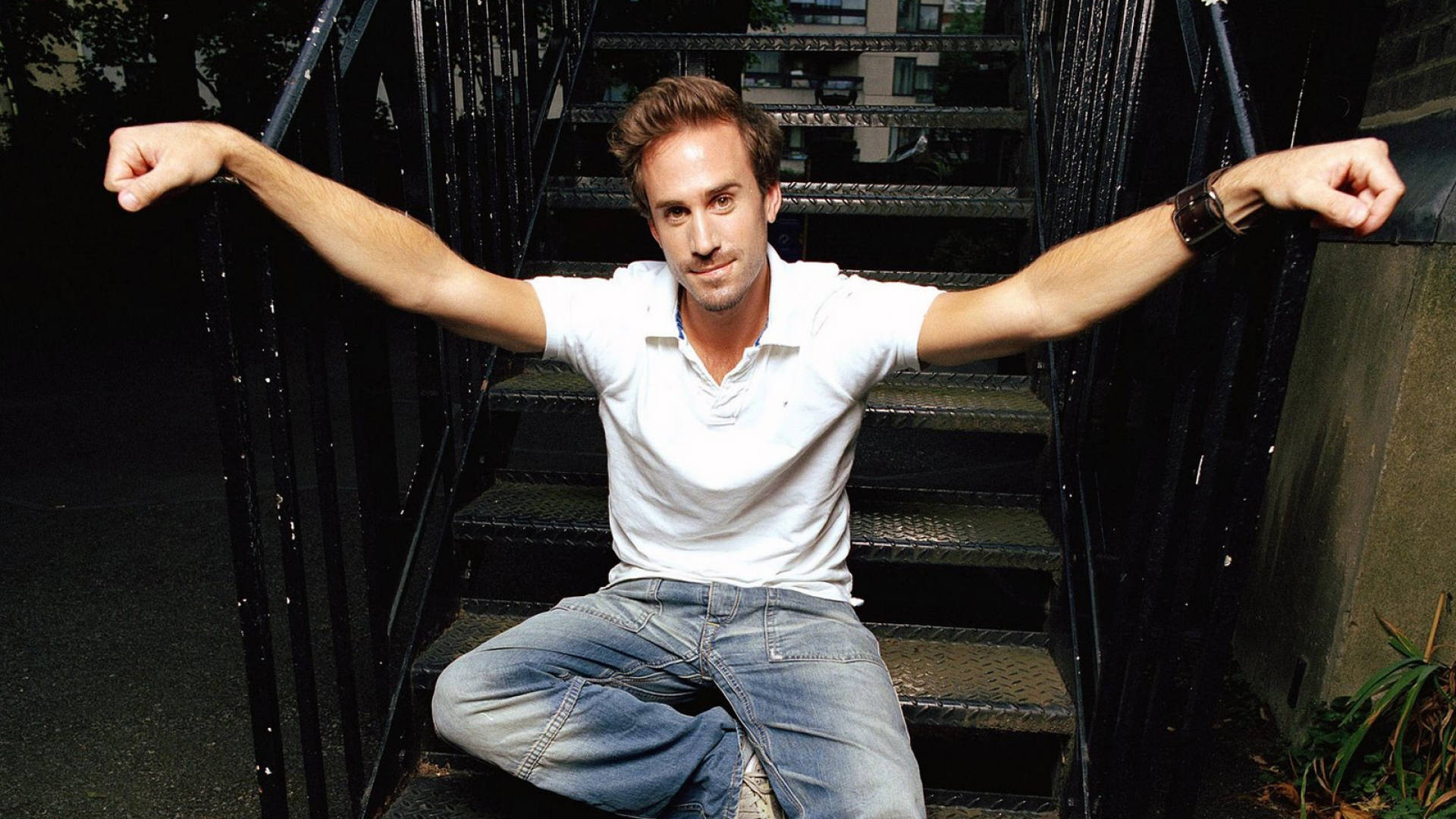 Hollywood Actor Joseph Fiennes In A Dynamic Pose