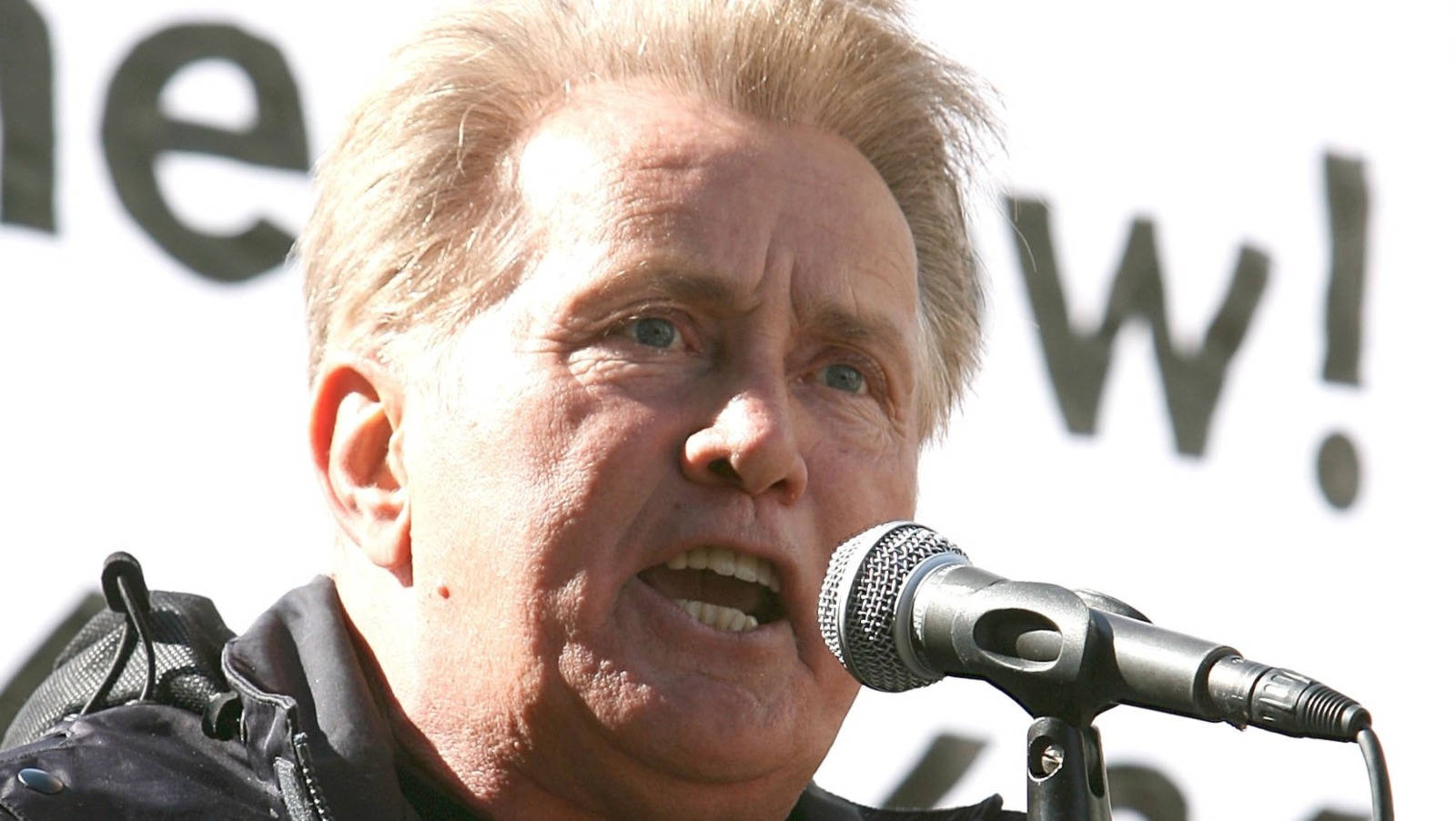 Hollywood Actor Martin Sheen Close Up Shot Background