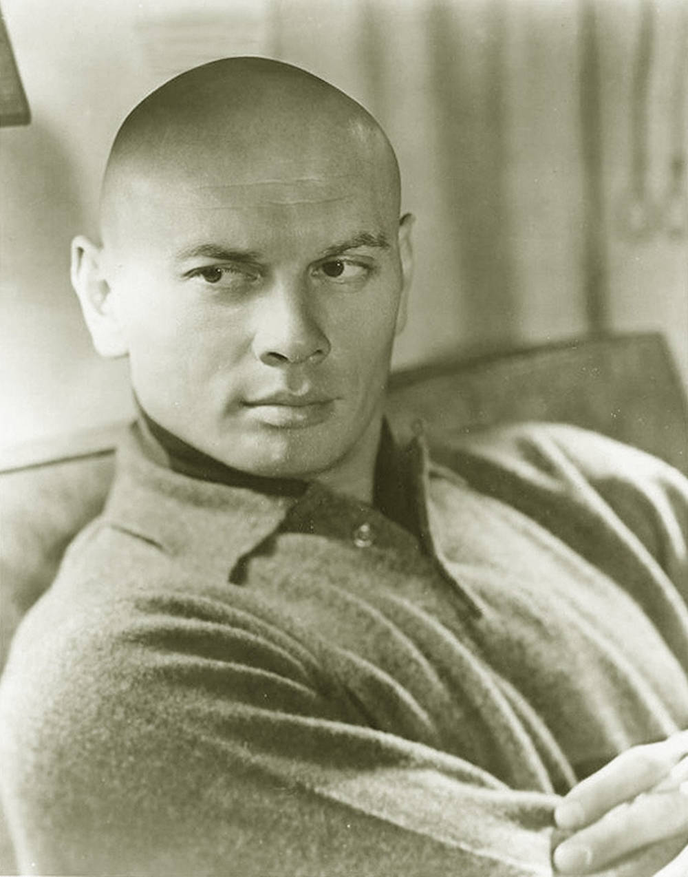 Hollywood Actor Yul Brynner 1962 Portrait Background