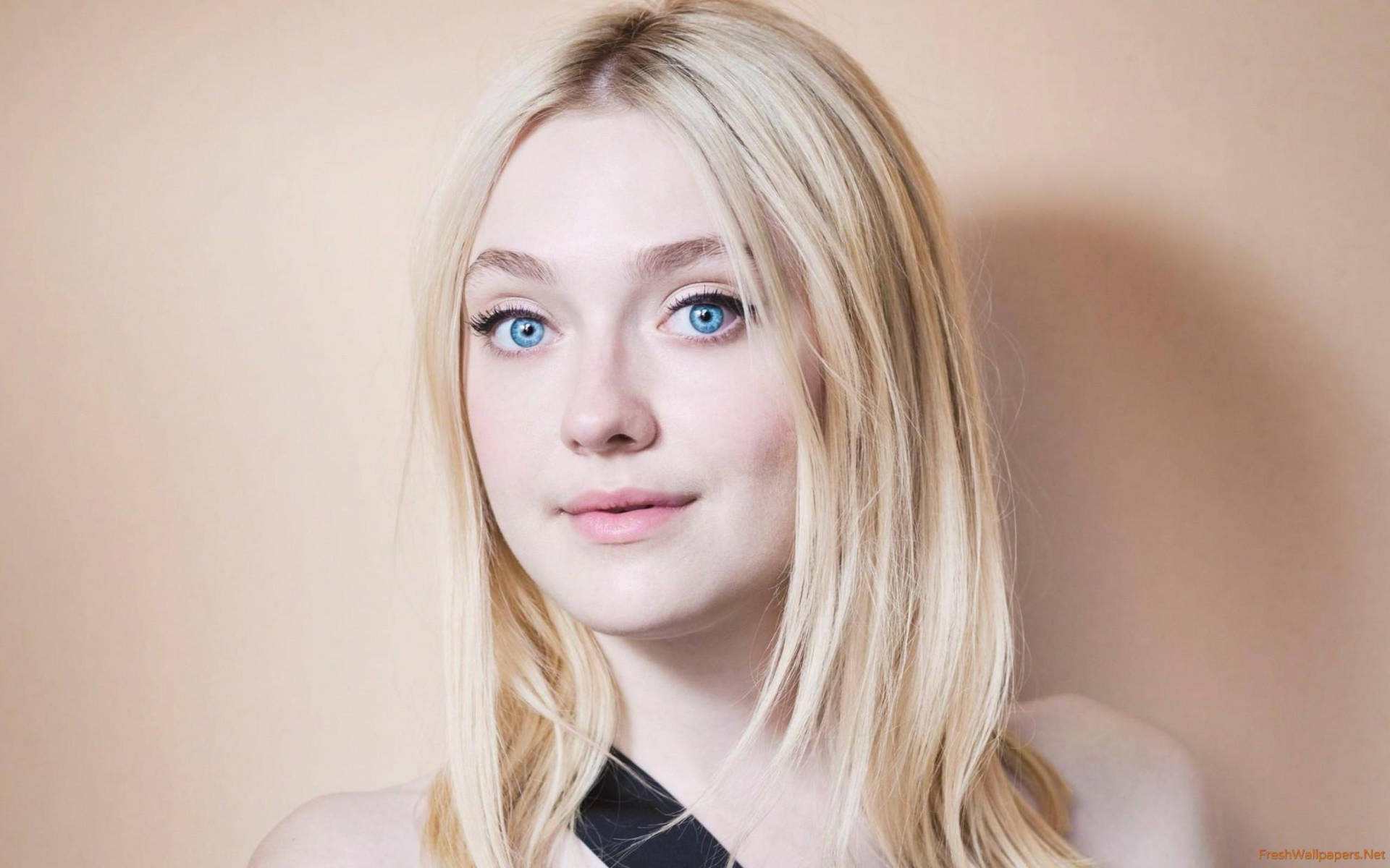 Hollywood Actress Dakota Fanning Portrait Background