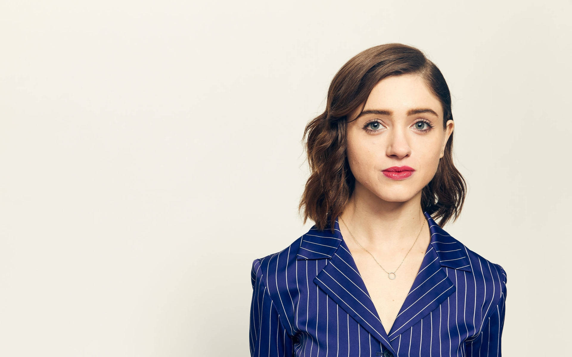 Hollywood Actress Natalia Dyer Background