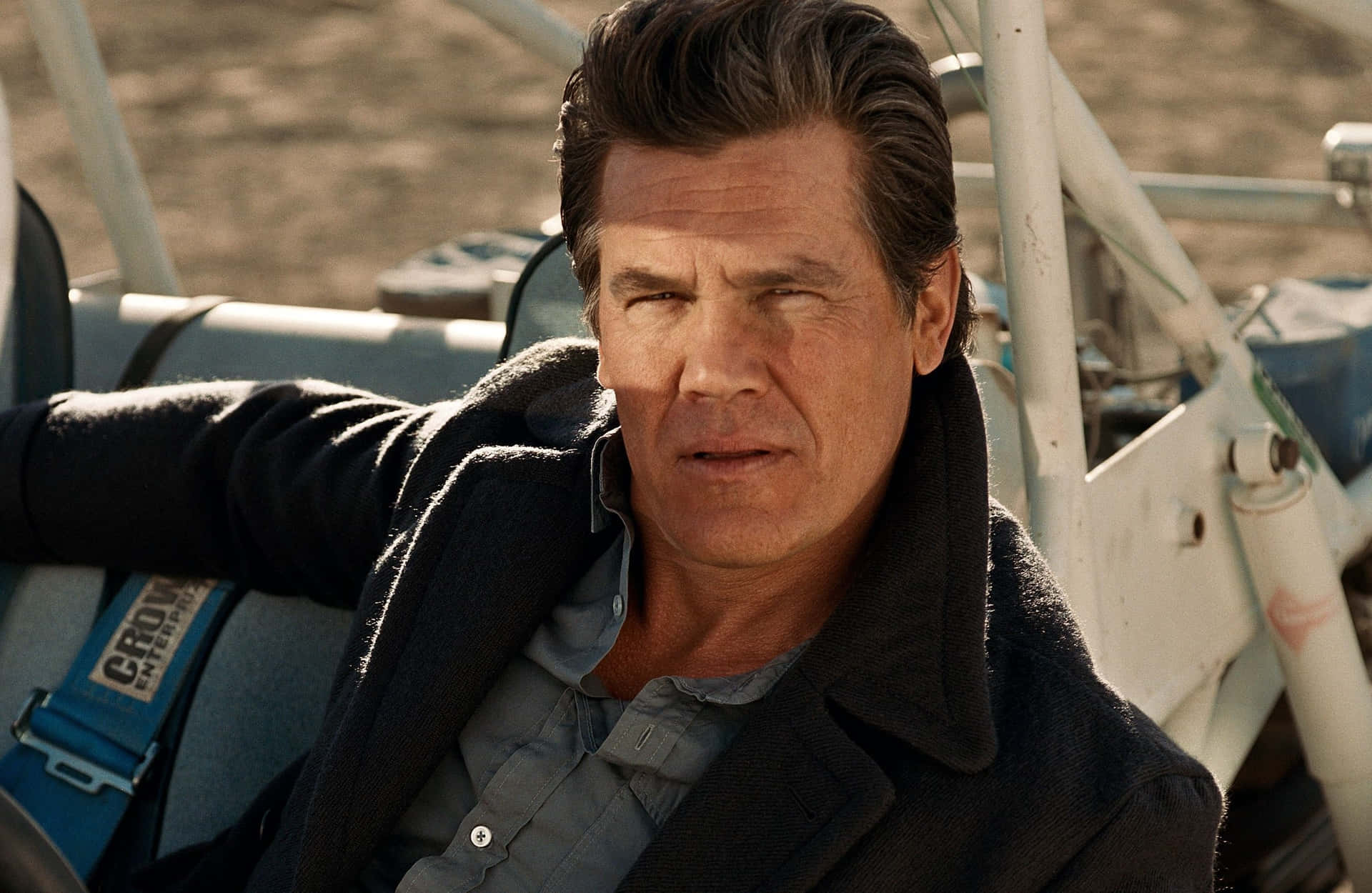 Hollywood Star - Josh Brolin Background