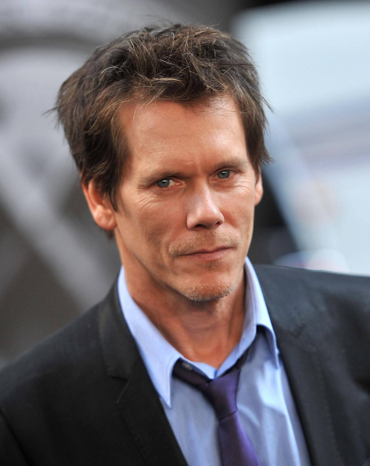 Hollywood Star - Kevin Bacon With Messy Hair Background