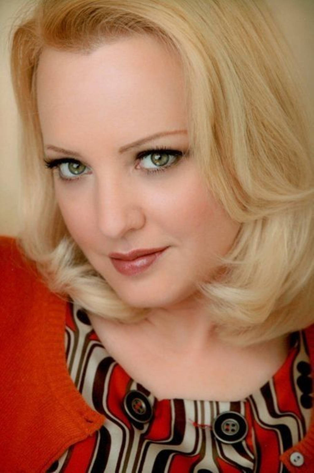 Hollywood Star Wendi Mclendon Covey Close Up Shot Background