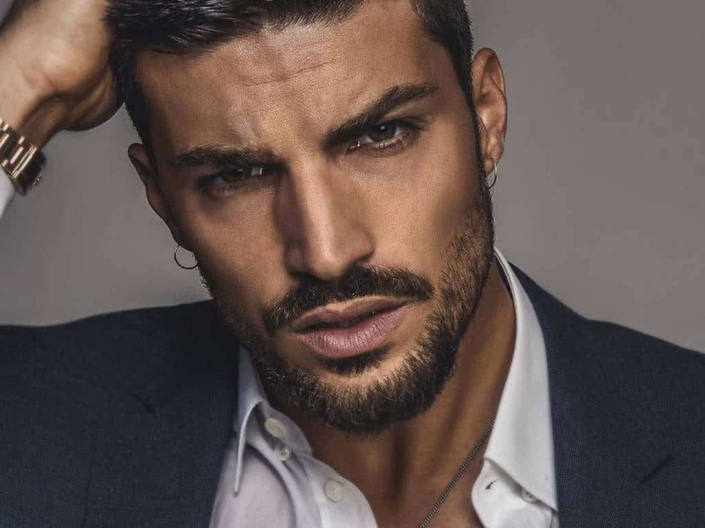 Hombres Guapos Mariano Di Vaio Background