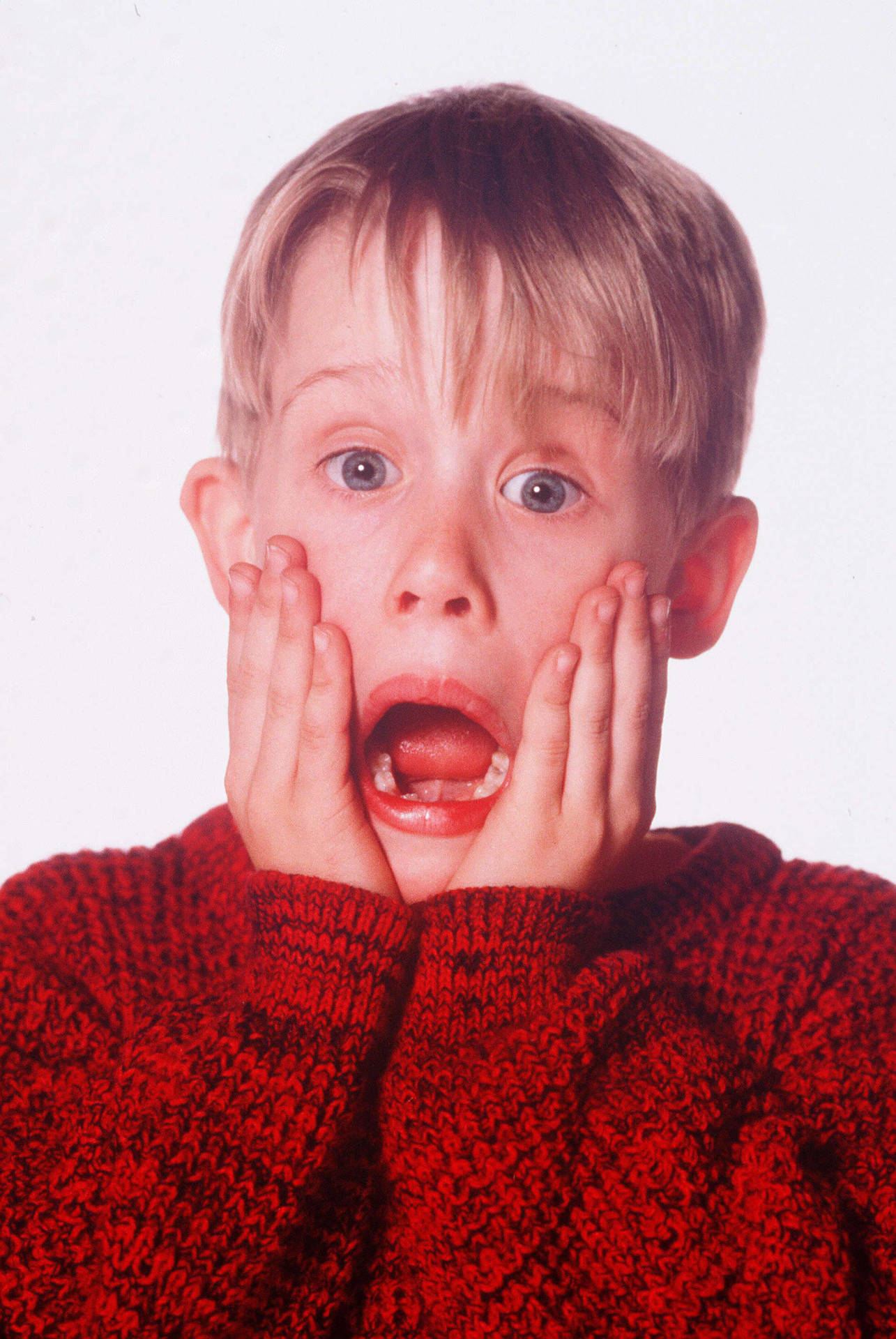 Home Alone Shocked Kevin Background