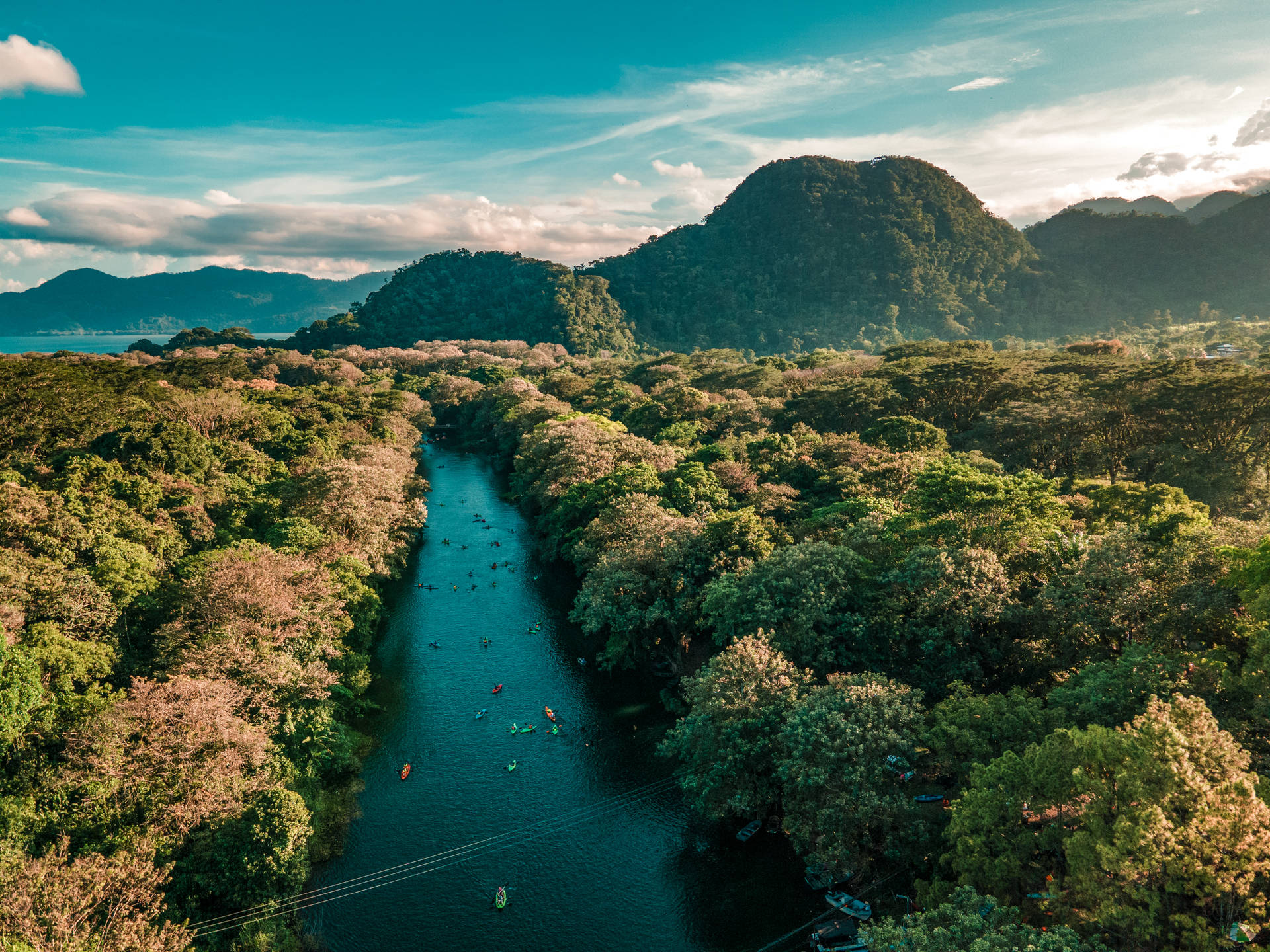 Honduras Green Mountains And Forest Background