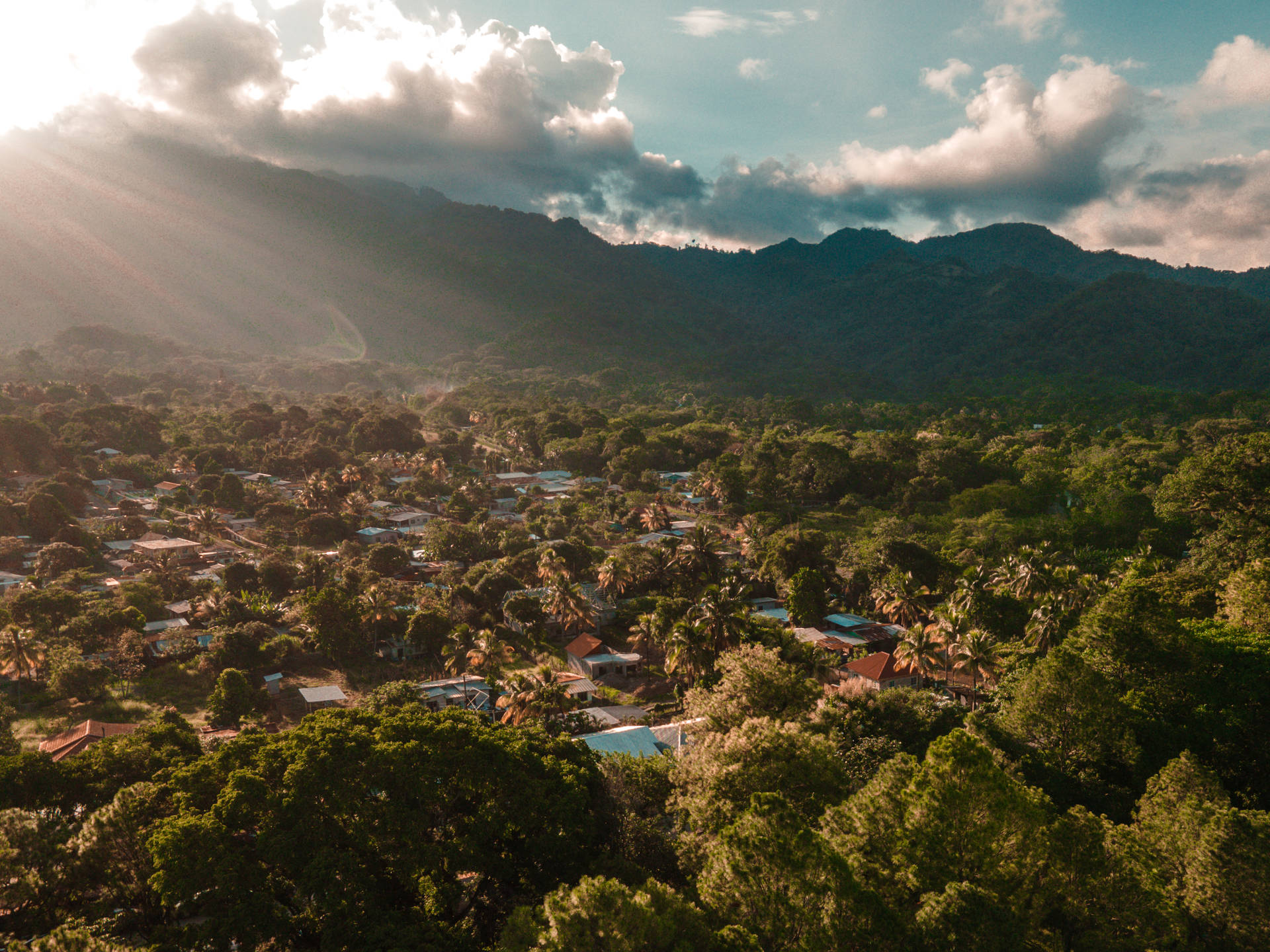 Honduras Green Mountains Background