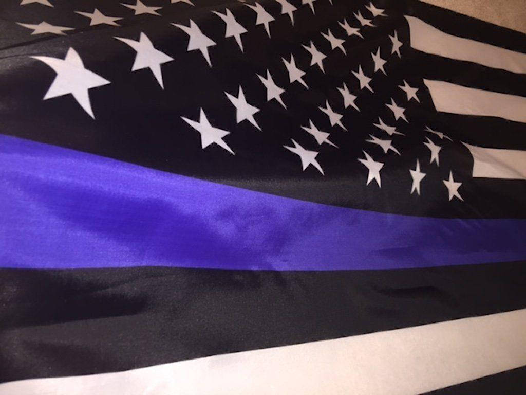Honoring The Thin Blue Line Background