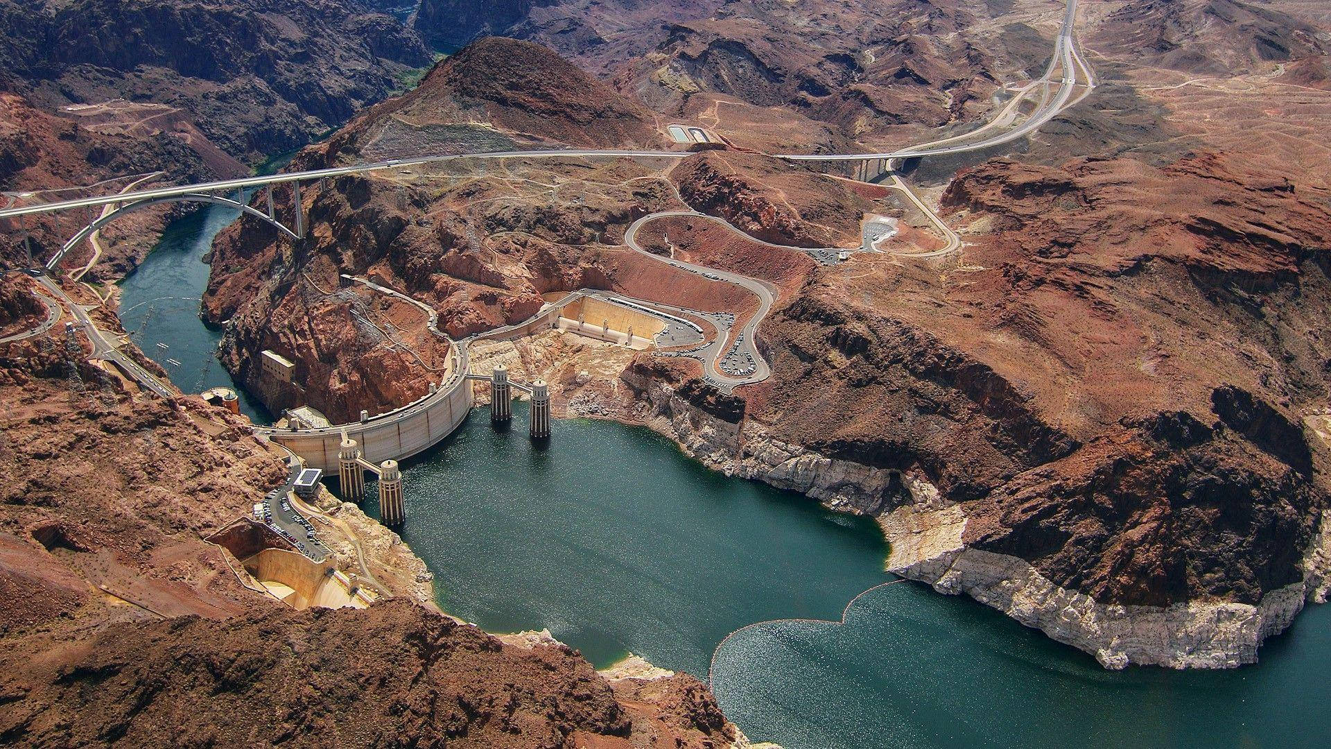 Hoover Dam And Large Lake Background