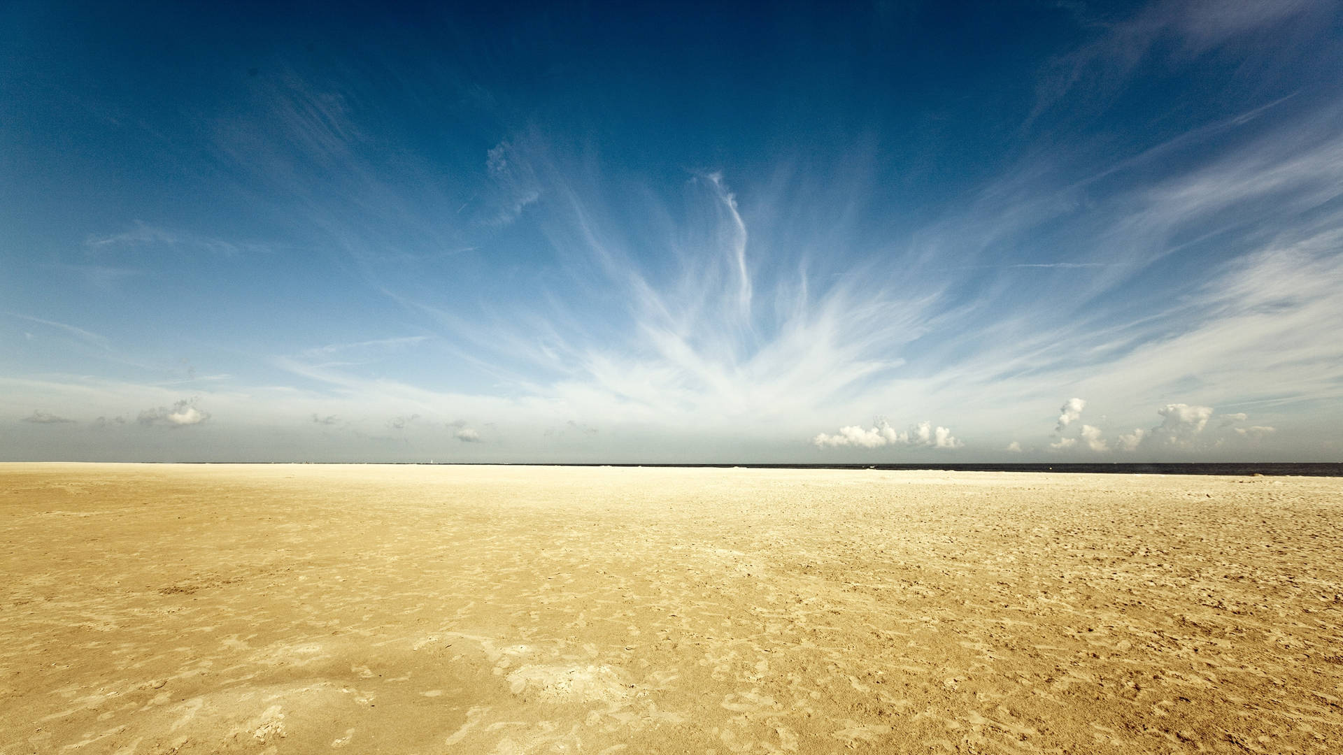 Horizon From The Barren Desert Background