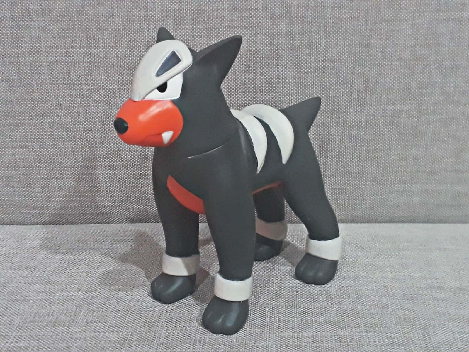 Houndour Toy Background