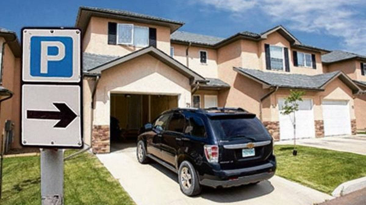 House With Parking Space And Garage