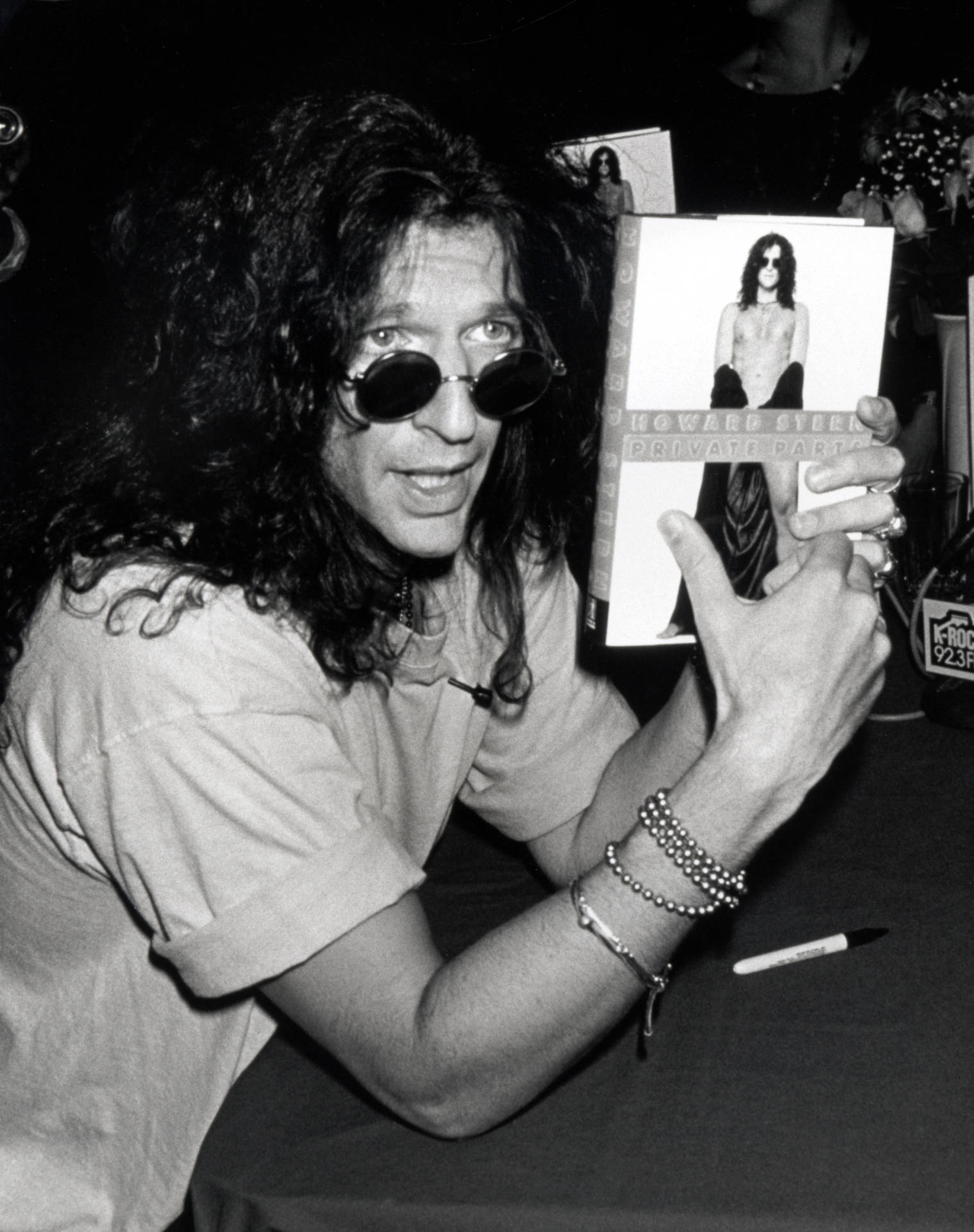 Howard Stern Book Signing Background