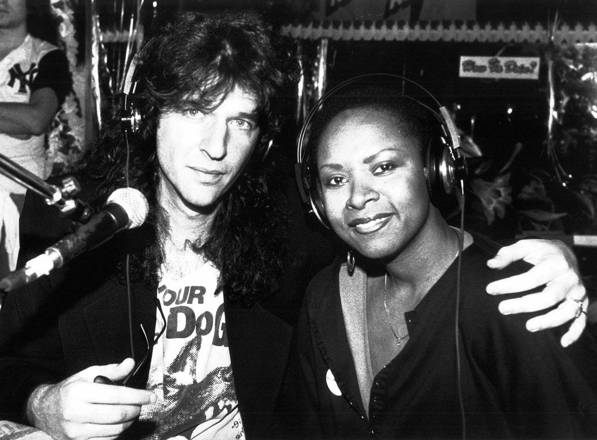 Howard Stern Robin Quivers Background