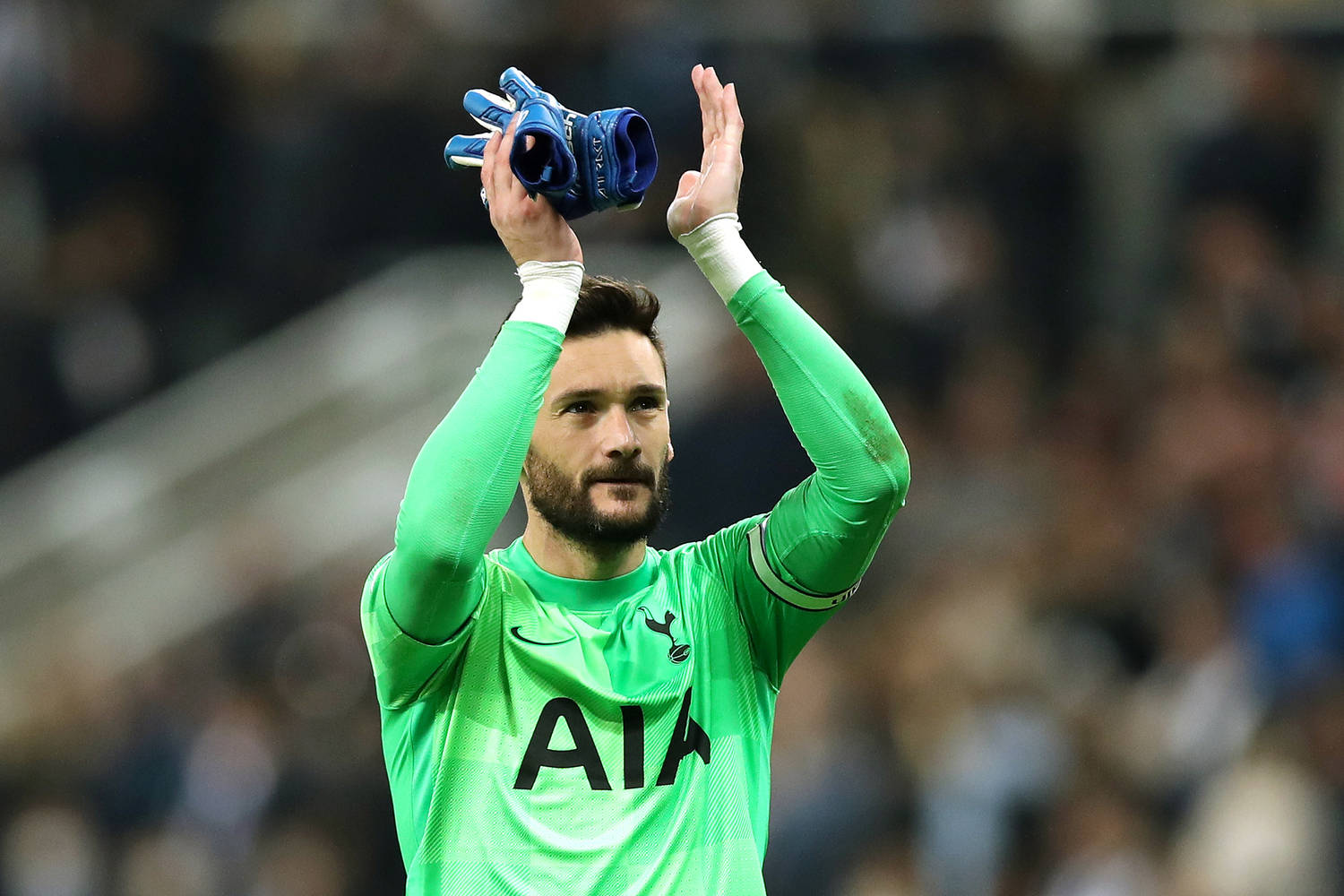 Hugo Lloris About To Clap