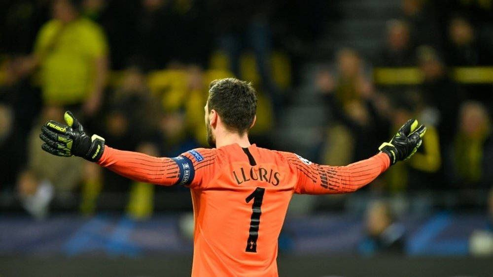 Hugo Lloris Arms Wide