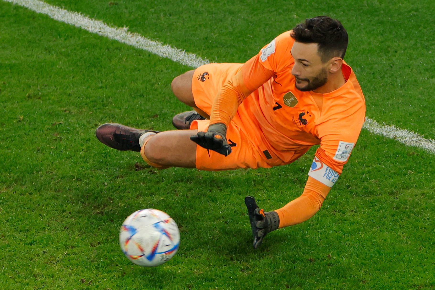 Hugo Lloris Catching Ball