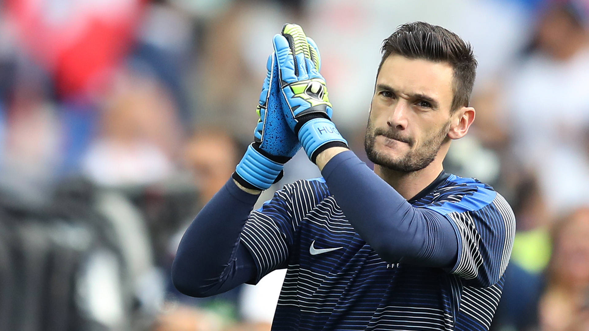 Hugo Lloris Hand Clap Background