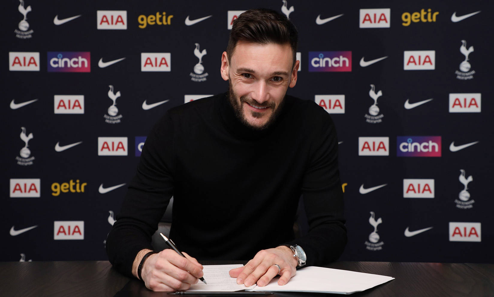 Hugo Lloris Signing Contract Signing