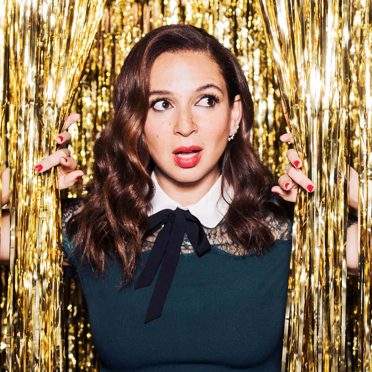 Humorous American Actress Maya Rudolph Photoshoot Background