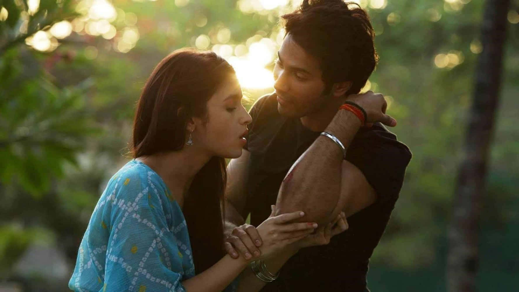 Humpty Sharma Ki Dulhania Film Girlfriend And Boyfriend Background