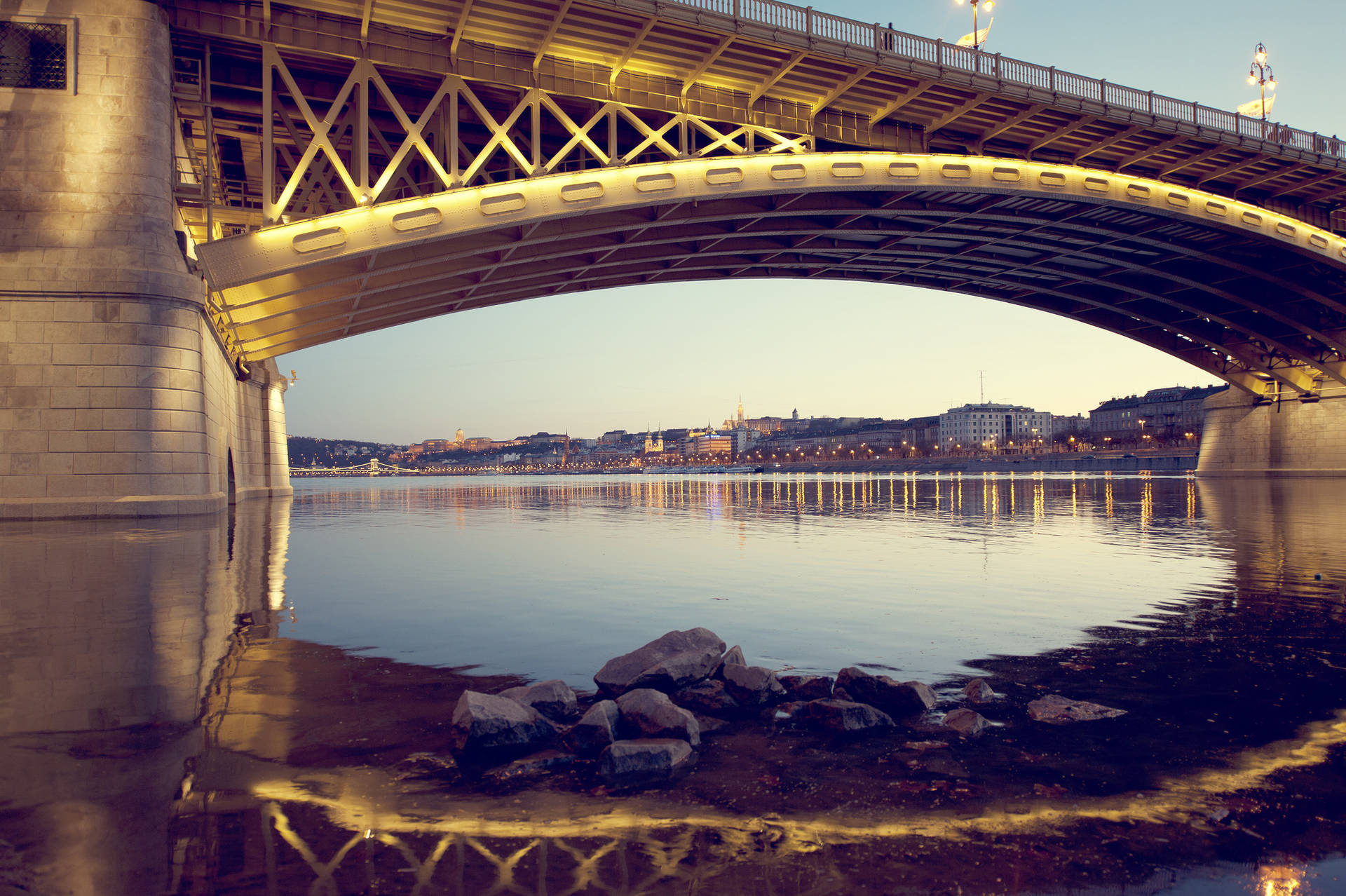 Hungary Margaret Bridge Background