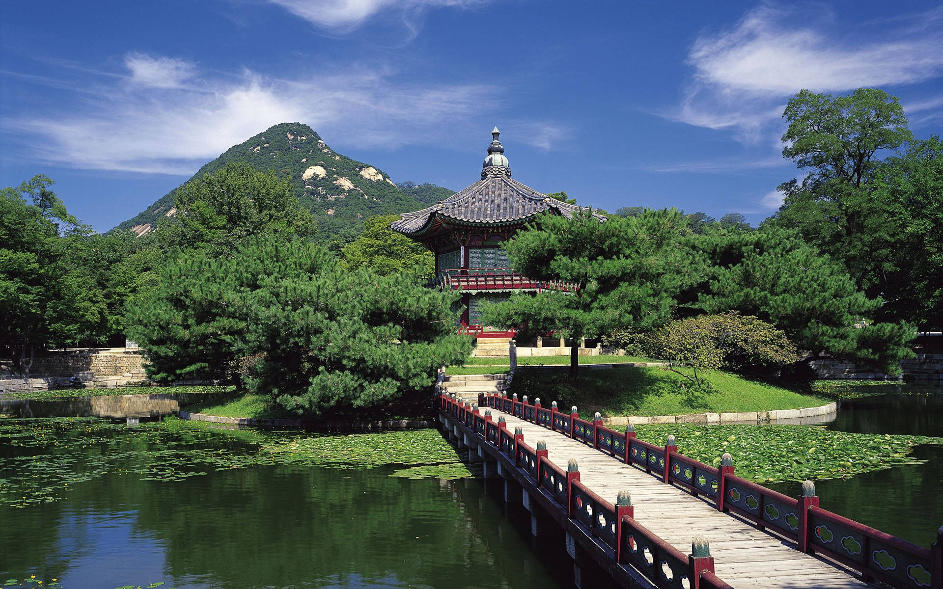 Hyangwonjeong Pavilion, A Tranquil Oasis In The Heart Of Seoul Background