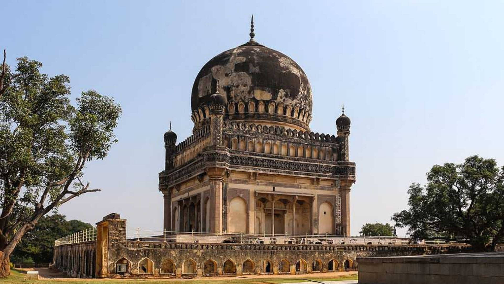 Hyderabad Mohammad Quli Tomb Background