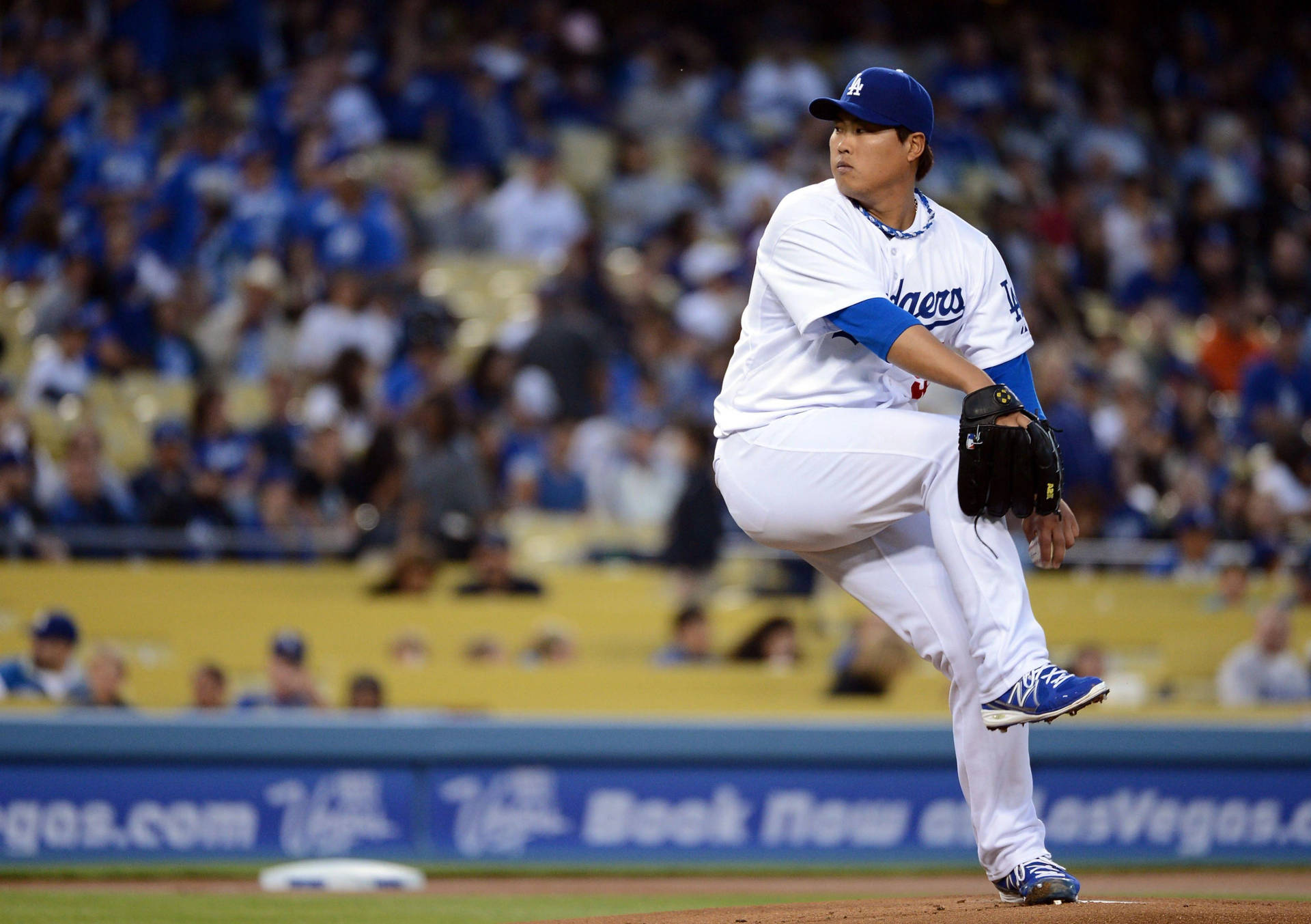 Hyun Jin Ryu Amazing Pitching Form Background