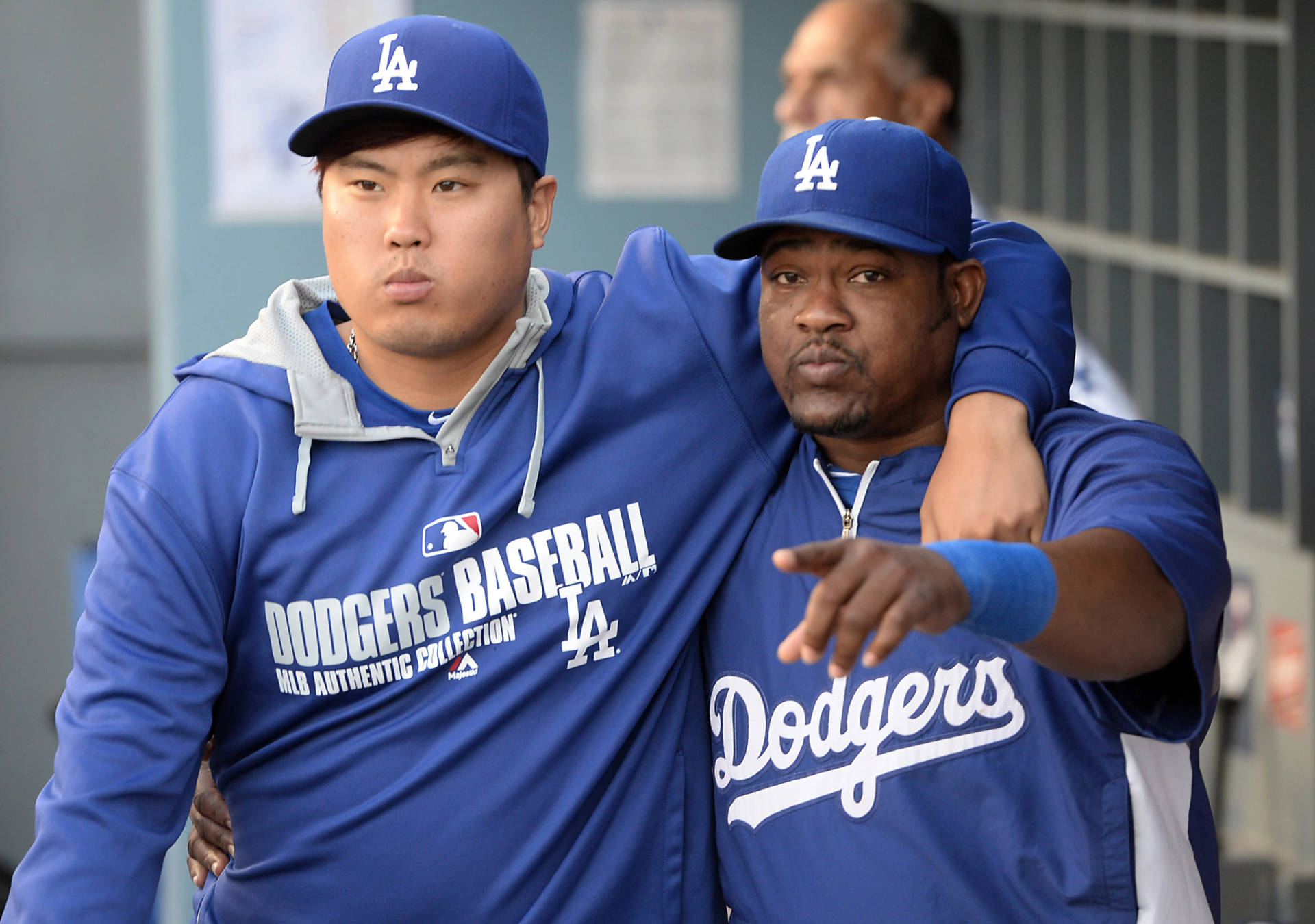 Hyun Jin Ryu With Juan Uribe Background