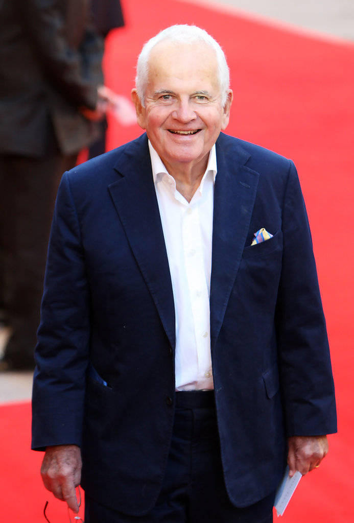 Ian Holm Sparkling On The Red Carpet At 'the Duchess' Premiere Background