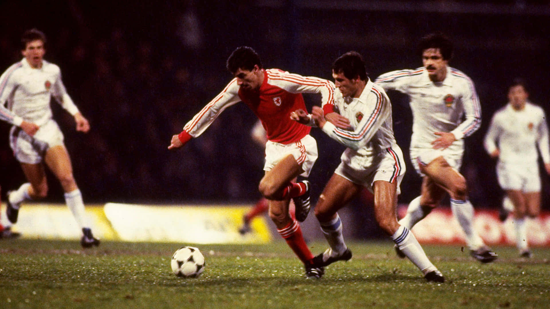 Ian Rush Ljubomir Radanović Football Match Photography Background
